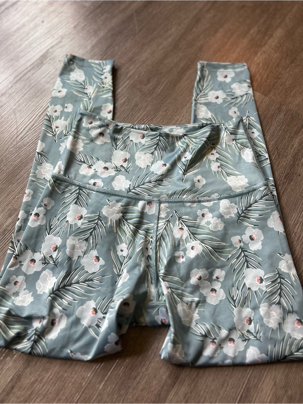 Beyond Yoga Floral High-Rise Leggings in Dusty Sage
